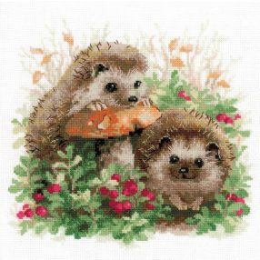 1469 Hedgehogs in Lingonberries 25x25 cm