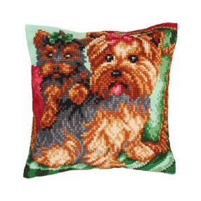 C5214 Dogs on the armchair 40x40 cm