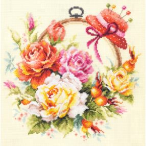ci-100-122 Roses for needlewoman 25x25 cm