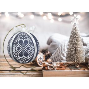 ZU10639 Christmas ball with white arabesque 15 cm
