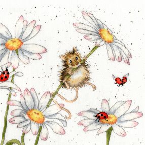 XHD80  Hannah Dale - Daisy Mouse 26x26 cm