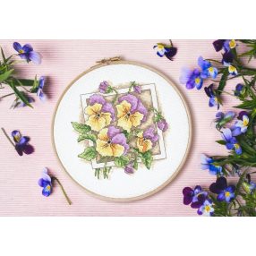 Z10313 Lovely pansies 20x20 cm