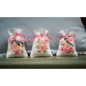PN-0182726 Birds and blossoms set of 3 8x12 cm