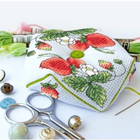 ZU10334 Pincushion - Sweet strawberries 10x10 cm