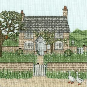 XSS11 Sally Swannell - Gardener's Cottage 25x25 cm
