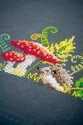 PN-0190900 Little hedgehog with ferns 80x80 cm