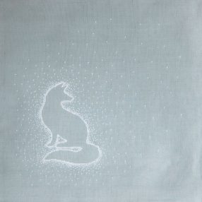 CU015 Snow silver. Fox 40x40 cm