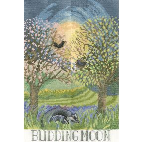 XDD01 Lizzie Spikes - Budding Moon 18x27 cm