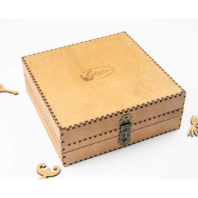 OG064 Diófa - fonal és tűrendező 23x23x5 cm