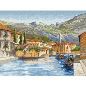 754 Town on water 50x66 cm