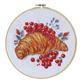 AH285 Redcurrant Croissant  20 cm