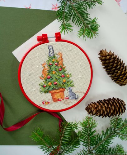 AHM090 The naughty cats 15 cm