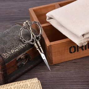 KR15 Bronz olló - apró virágos 12 cm