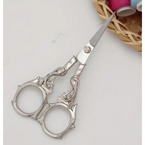 KR44 Ezüst olló - pávák 11,5 cm