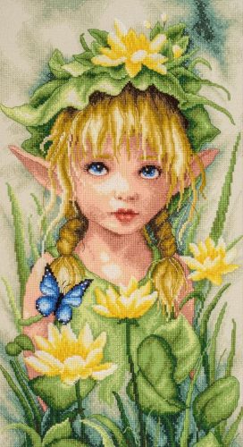 PN-0221118 Lily crowned Fairy 22x38 cm