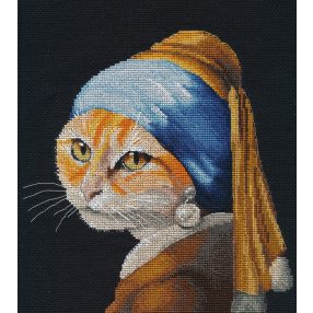 S1654 Kitty in pearl earrings 21x22 cm