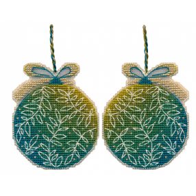 S1694 Christmas tree decoration. Green ball 7,3×9 cm