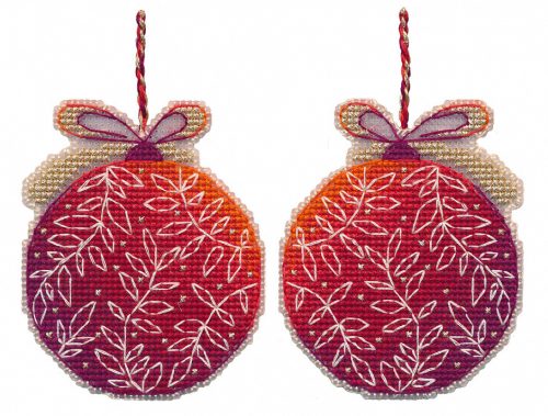 S1695 Christmas tree decoration. Red ball 7,3×9 cm