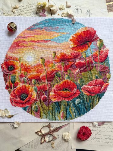 SANS-85 Sun in poppies 29x27 cm