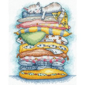 SANV-55 The cat is resting 13,5x16 cm