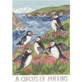 XDD09 Lizzie Spikes - A Circus Of Puffins 26x36 cm