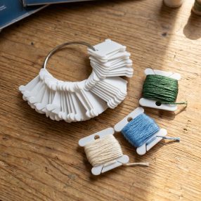 a2100 Plastic floss bobbins 37x40mm 40pcs